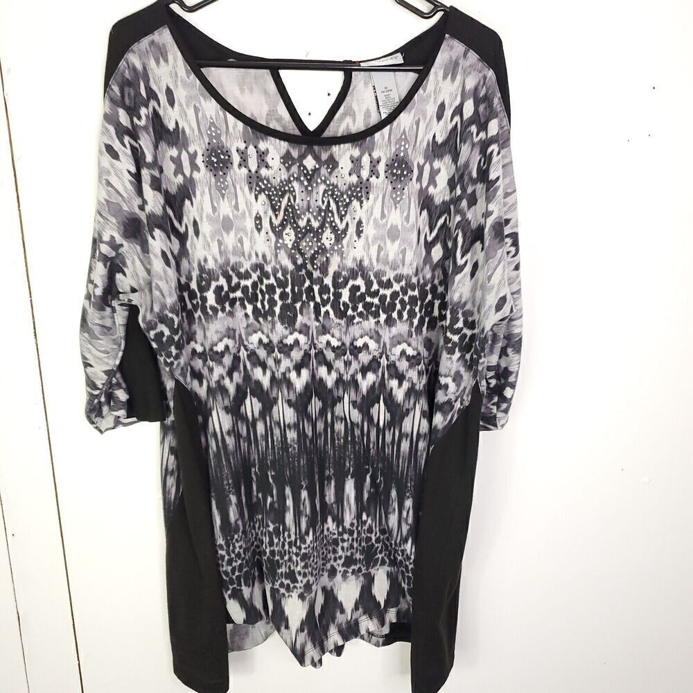 Catherines Top Womens Size 1X Studded Keyhole Back Abstract Dark Neutrals Tunic